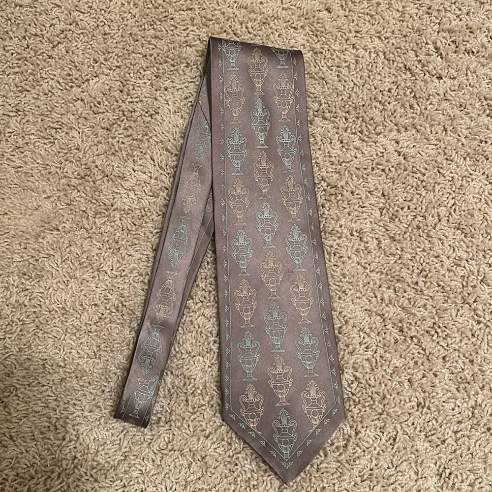 Bello Uomo Italian handmade silk taupe trophy tie